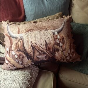 Highland Cow Decorative Throw Pillow Warm Brown Country Western Fringe NWT ranch
